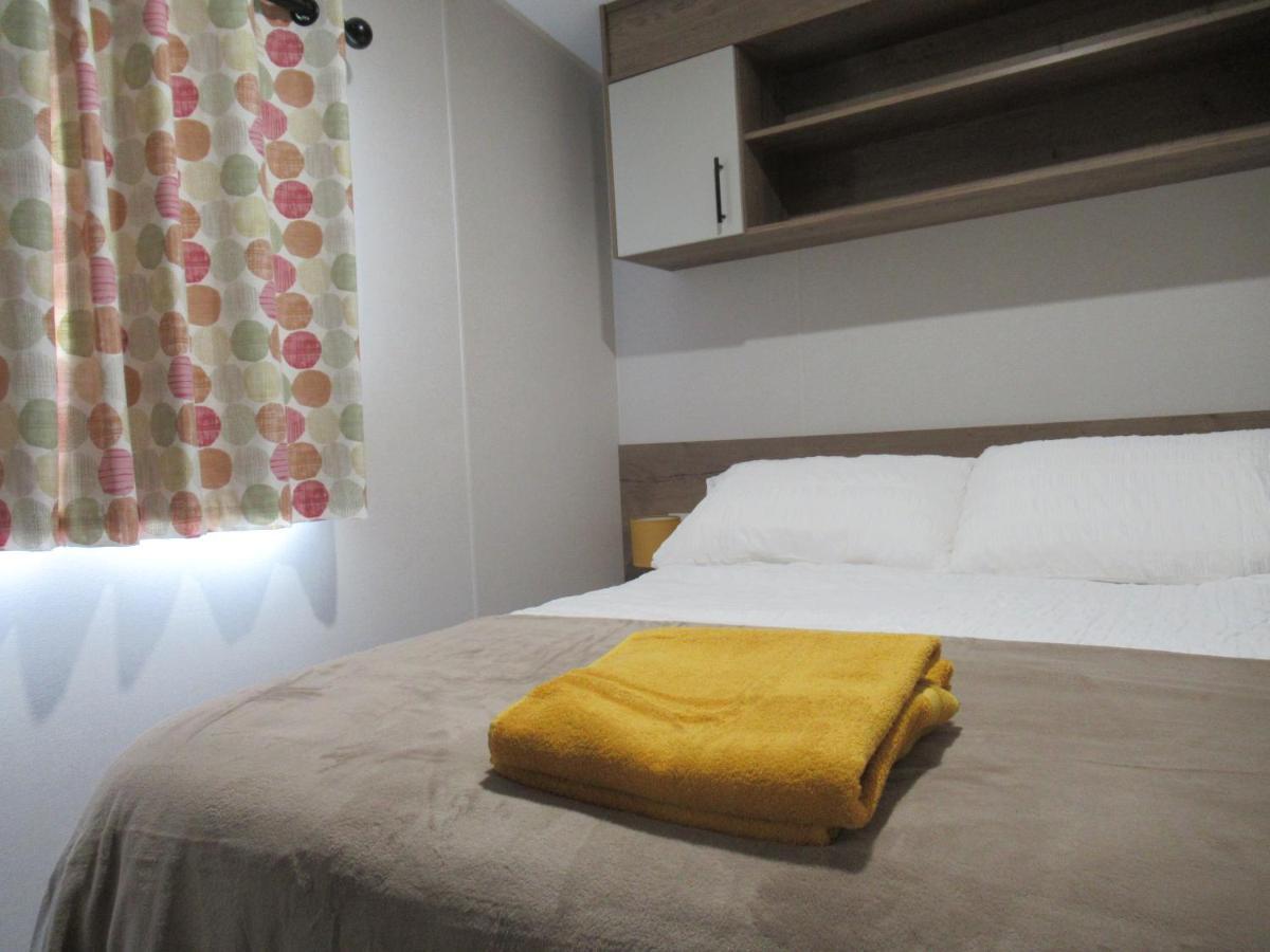 Chichester Lakeside Self-Catering Holiday Home 외부 사진