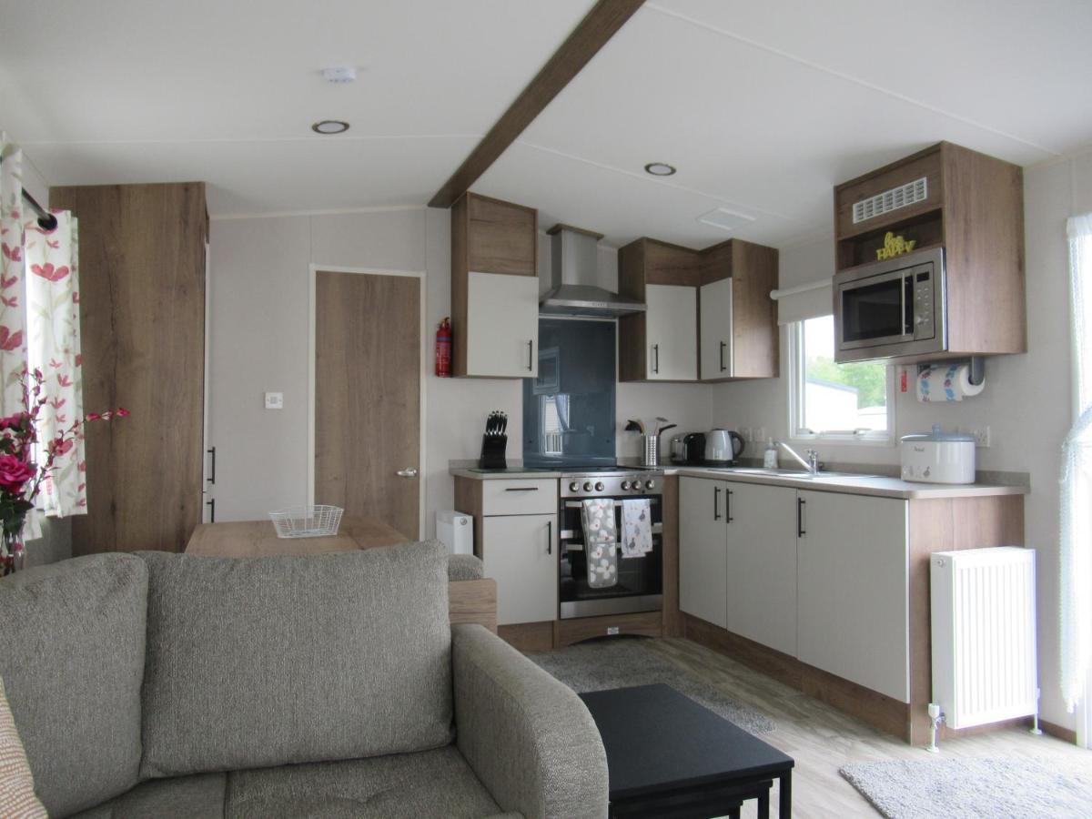 Chichester Lakeside Self-Catering Holiday Home 외부 사진