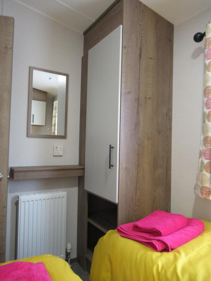Chichester Lakeside Self-Catering Holiday Home 외부 사진
